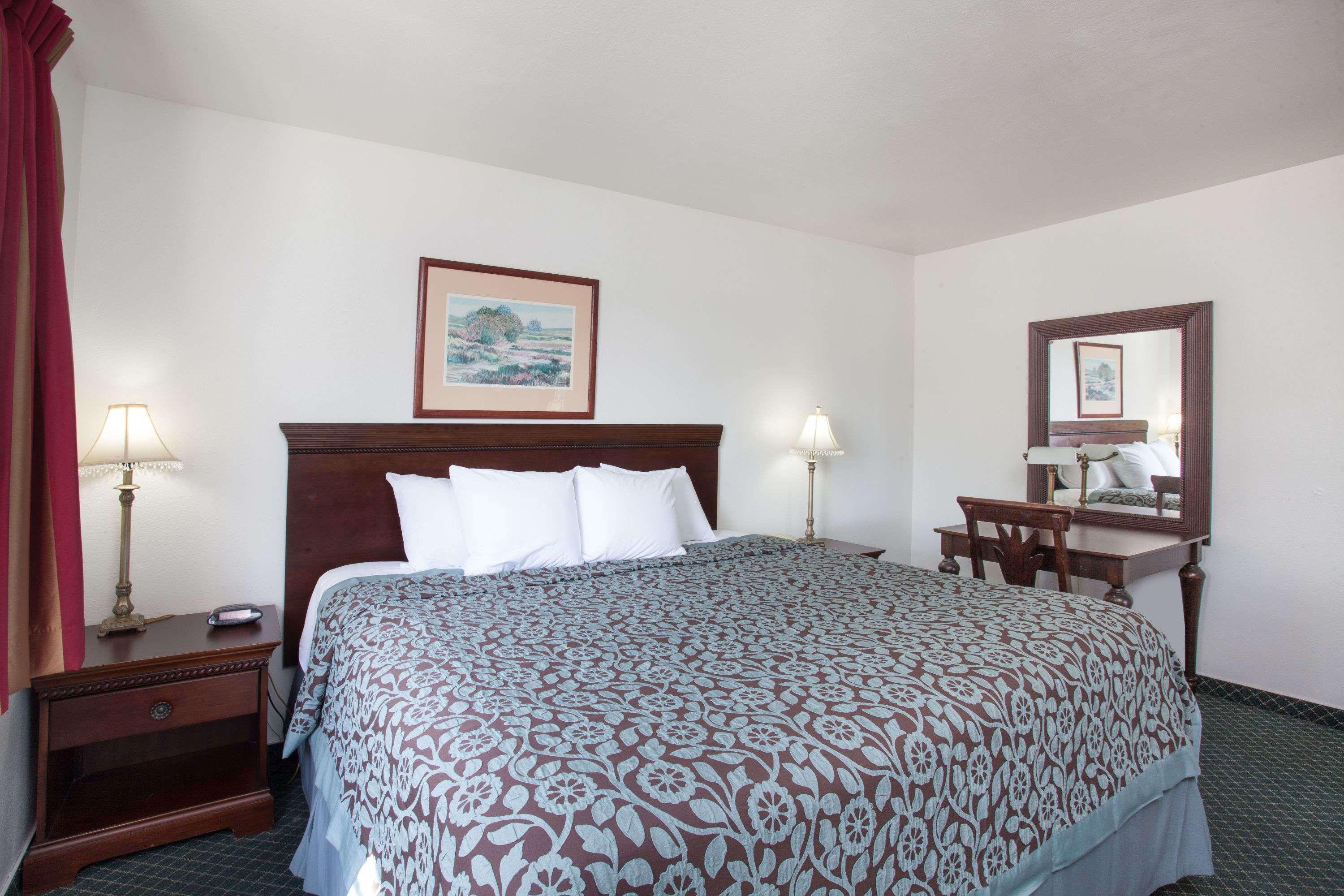 Days Inn By Wyndham Orange Anaheim Esterno foto