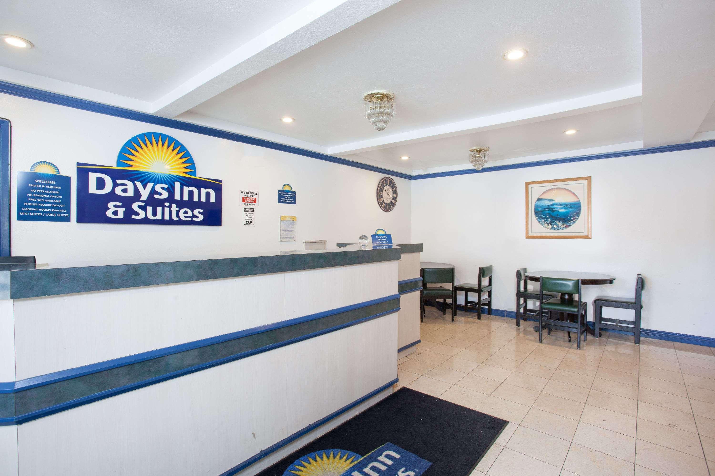Days Inn By Wyndham Orange Anaheim Esterno foto
