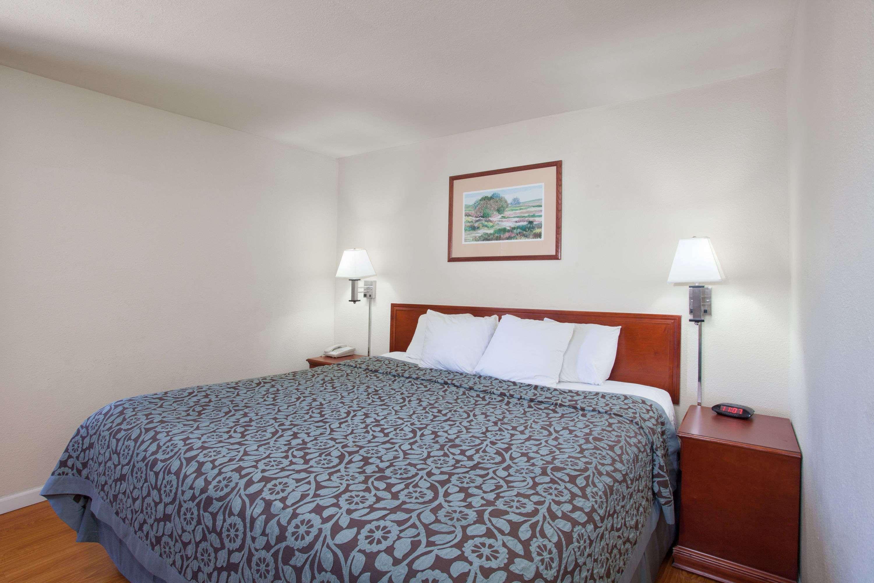 Days Inn By Wyndham Orange Anaheim Esterno foto